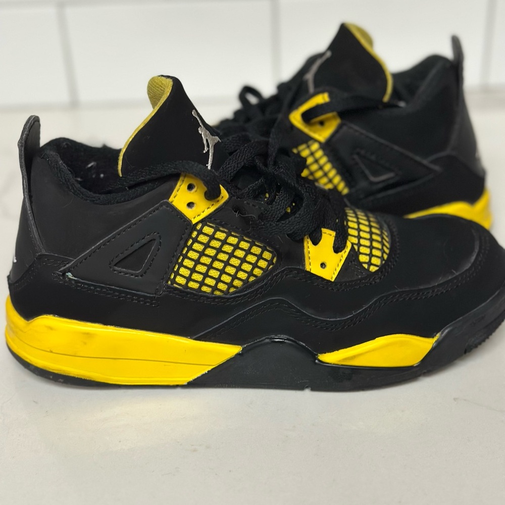 Jordan 4 Retro  (PS) Kids Black and  Tour Yellow Sneakers